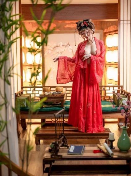 2016欧美女明星街拍_高清在线播放